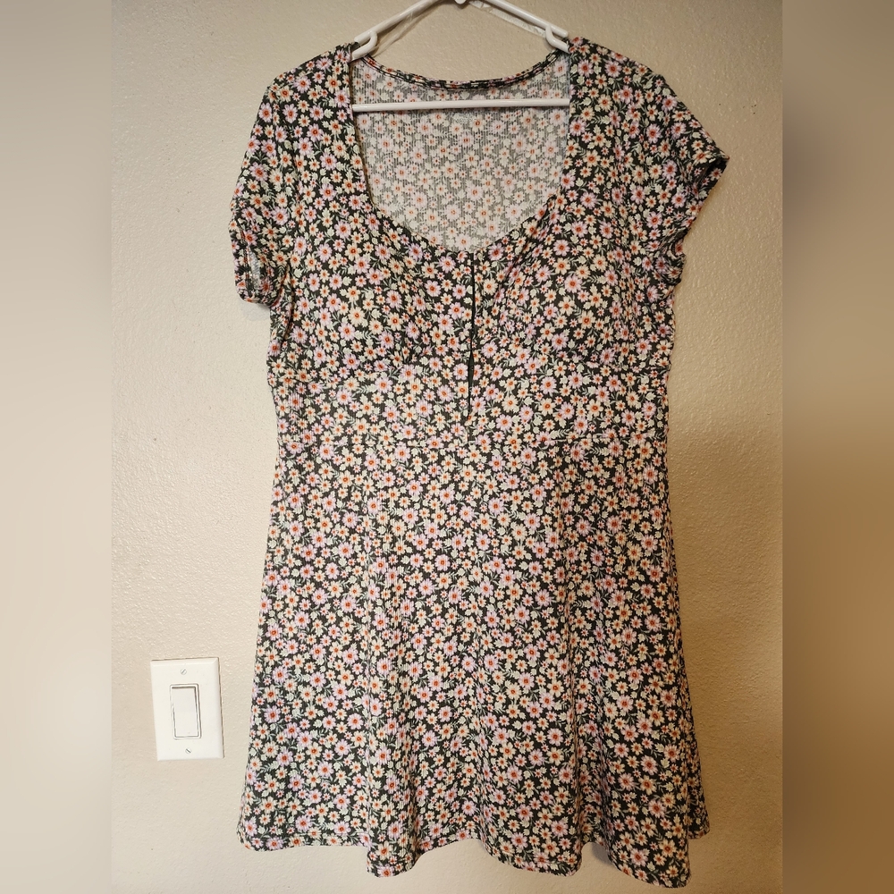 Women's Large Floral Print Dress